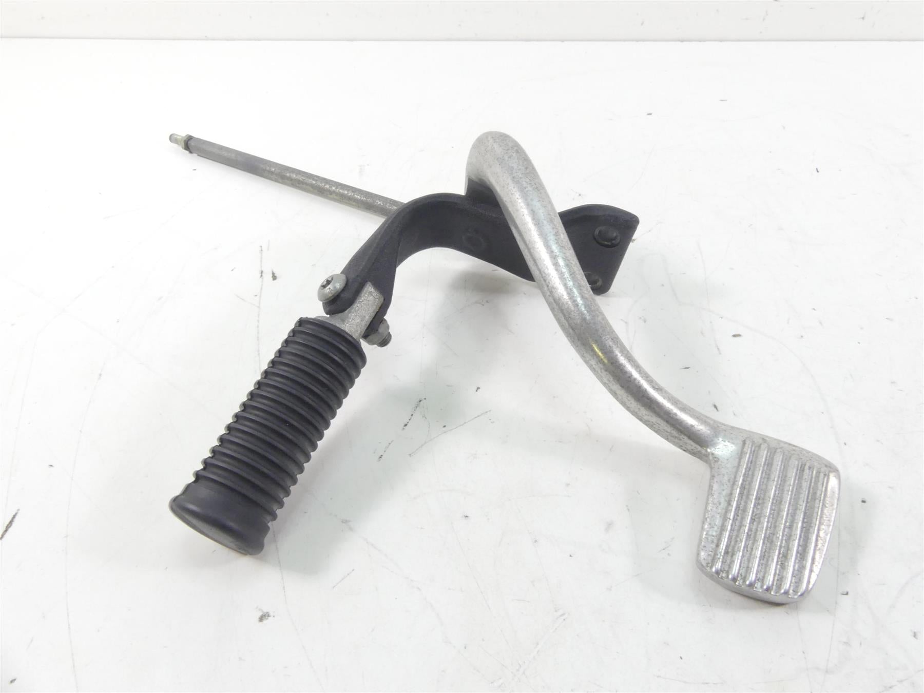 2009 Harley FXDF Dyna Fat Bob Front Right Mid Foot Control Brake Pedal 50666-07 {{ shop.shopifyCountryName }} - Mototech271