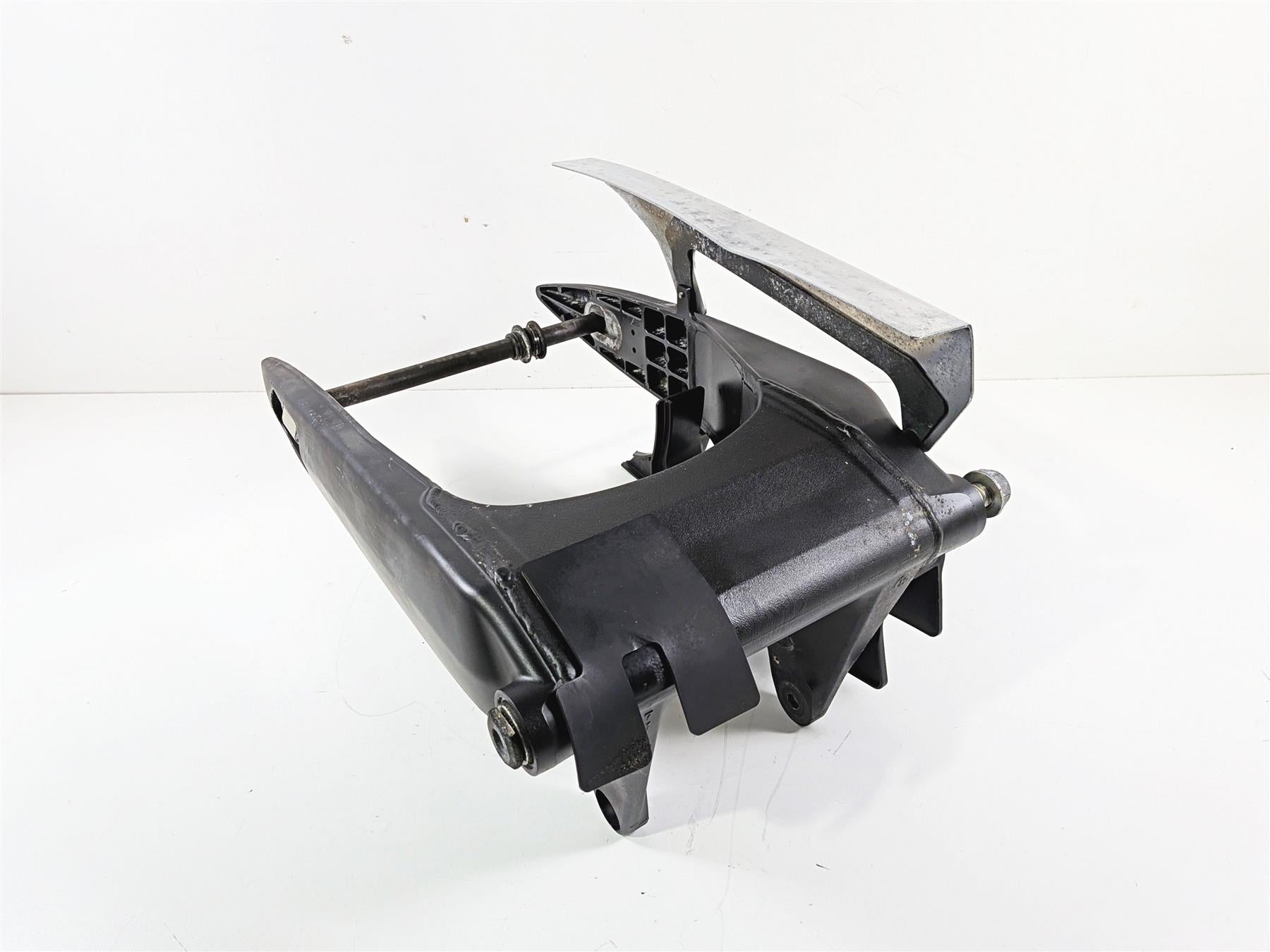 2008 Yamaha XV1900 Roadliner S Rear Swingarm + Guard & Axle 1D7-22110-01-00