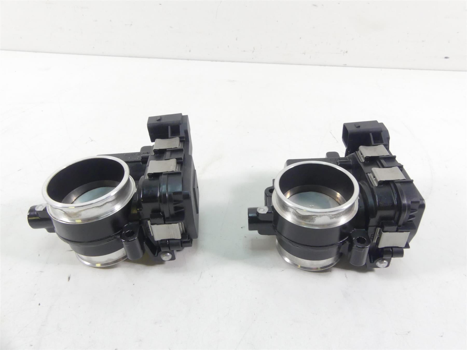2017 BMW R1200GS GSW K50 Fuel Injection Throttle Body Bodies Set 13548564959 {{ shop.shopifyCountryName }} - Mototech271