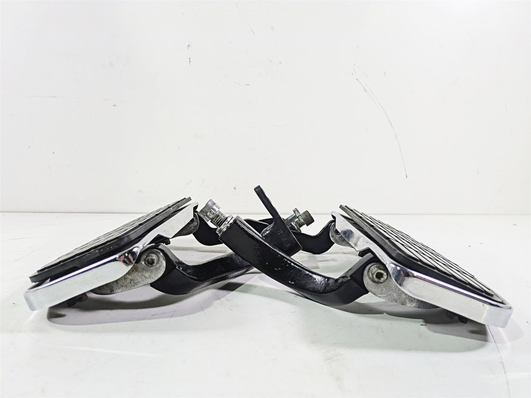1996 Harley Touring FLHTCUI Electra Glide Front Rider Floor Board Set 50621-79A {{ shop.shopifyCountryName }} - Mototech271