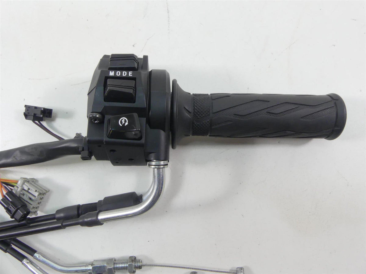2020 Suzuki GSX1300 R Hayabusa Right Hand Start Stop Control Switch 37200-15H10 {{ shop.shopifyCountryName }} - Mototech271