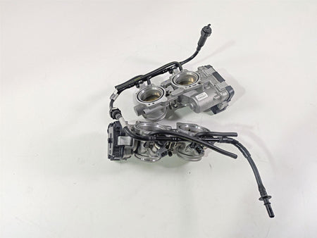 2017 Aprilia RSV 1100 Tuono V4 Factory Front Rear Throttle Bodies 857303 857304 {{ shop.shopifyCountryName }} - Mototech271