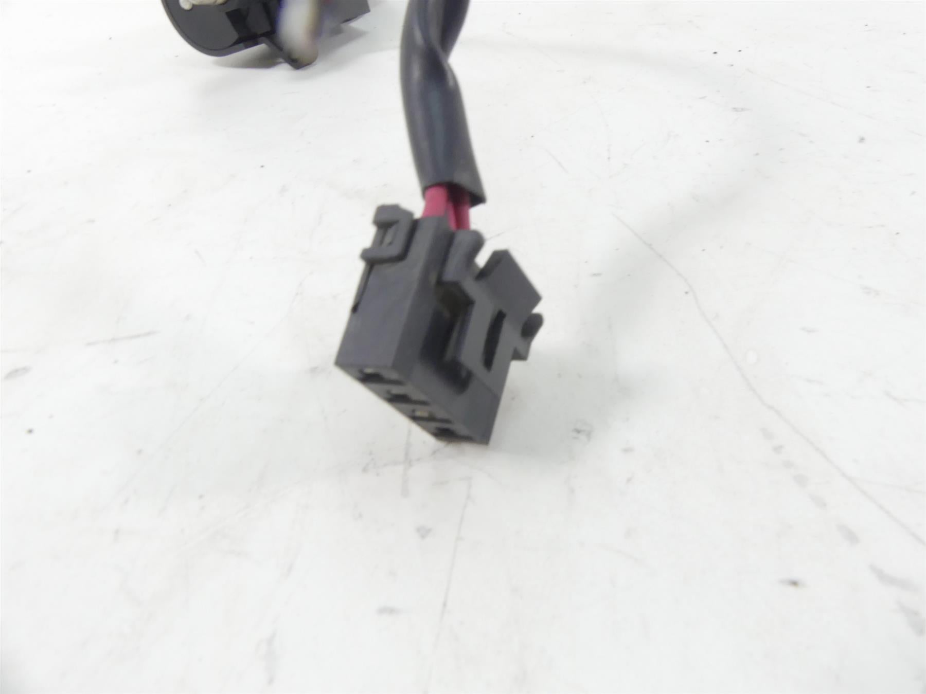2005 Harley Touring CVO FLHTC SE Electra Glide Ignition Switch Key Set 71640-99 {{ shop.shopifyCountryName }} - Mototech271