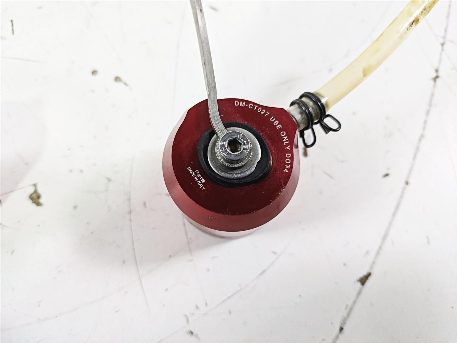 2017 Ducati Monster 1200 S Rizoma Red Clutch & Brake Fluid Reservoir Set CT027 {{ shop.shopifyCountryName }} - Mototech271