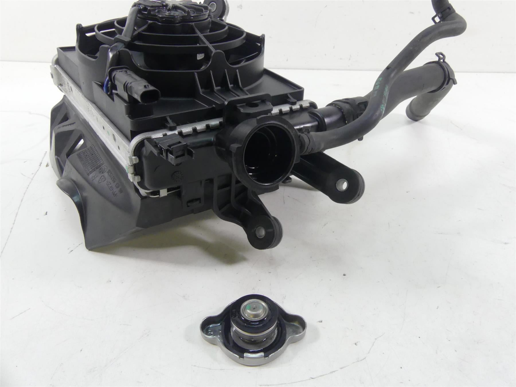 2017 BMW R1200GS GSW K50 Right Radiator Reservoir Fan & Cover 17118546416 {{ shop.shopifyCountryName }} - Mototech271