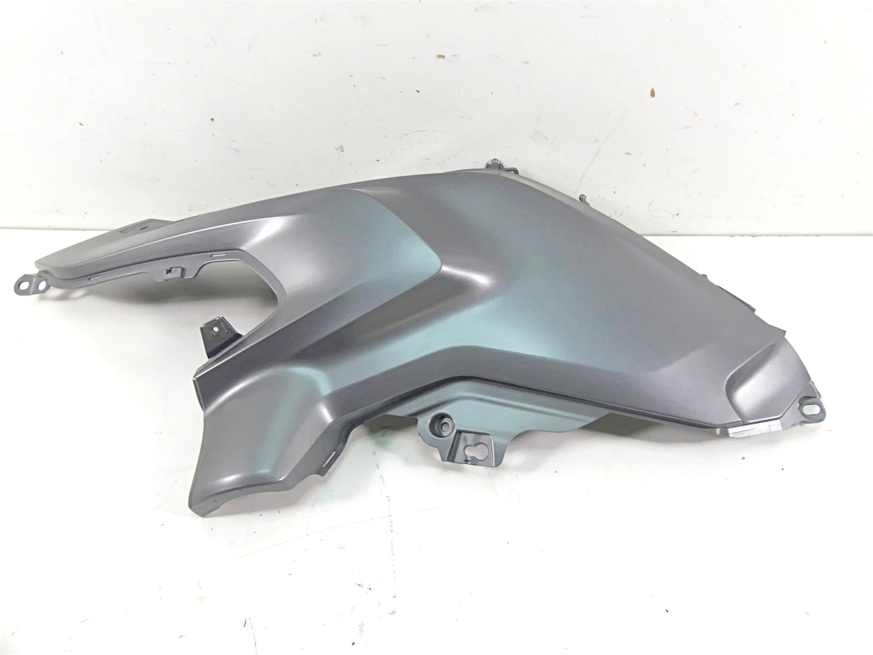2015 BMW R1200GS GSW K50 Left Tank Side Fairing Cover Cowl 46638533679 {{ shop.shopifyCountryName }} - Mototech271