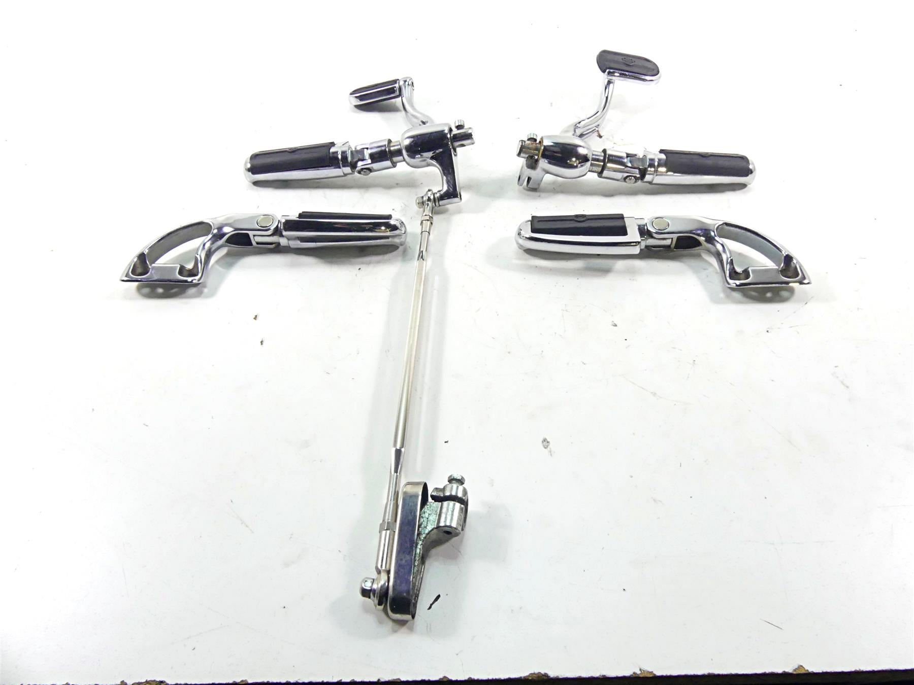 2005 Harley VRSCSE CVO V-Rod Front Rear Chrome Footpeg Control Peg Set 42670-02A