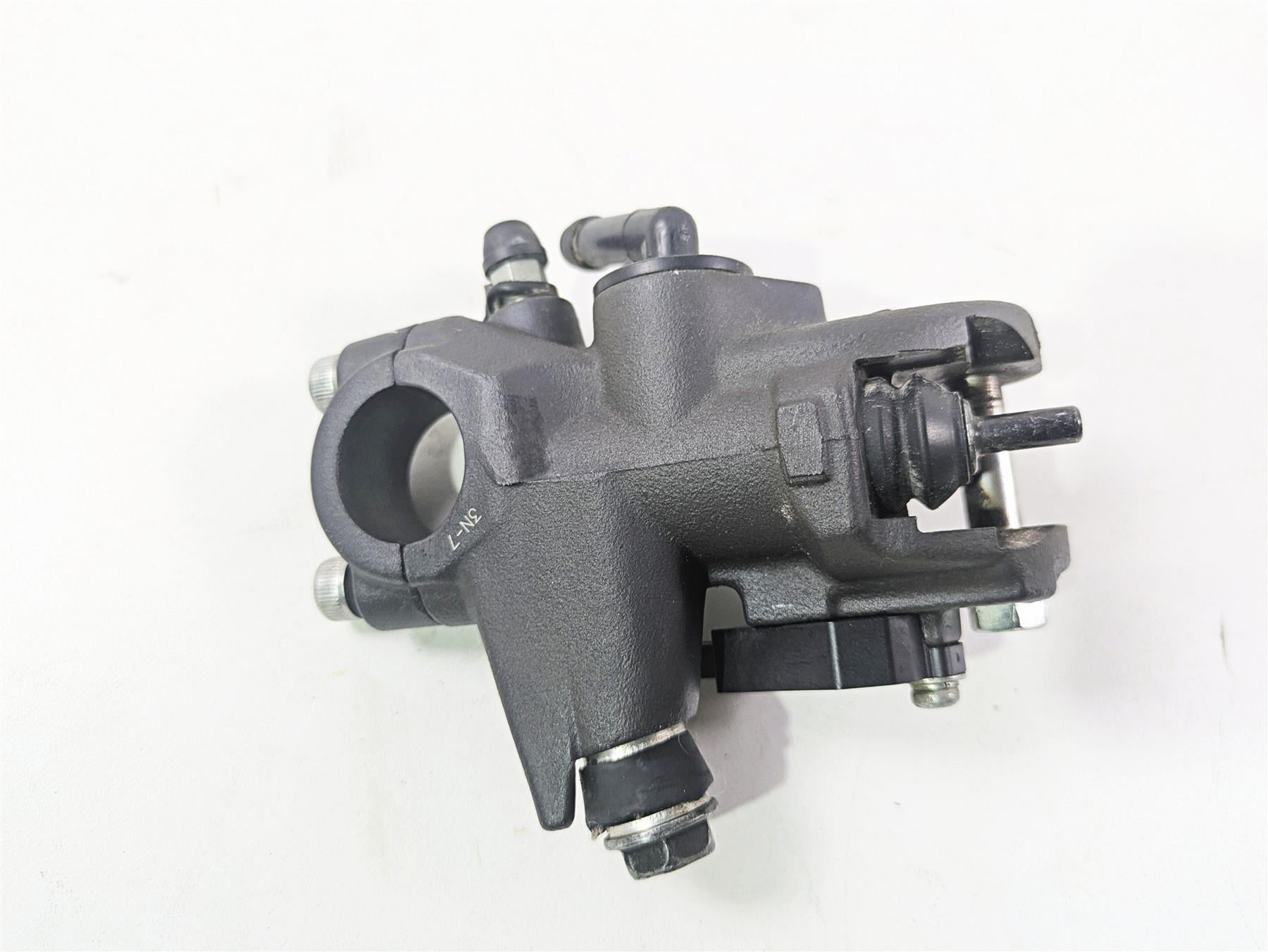 2024 Kawasaki ZX6R ZX636 Ninja Front Radial Brake Pump 11/16 Nissin 43015-0702 {{ shop.shopifyCountryName }} - Mototech271