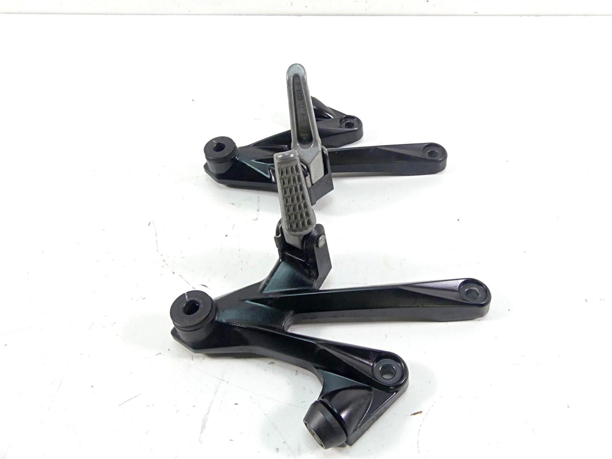 2010 Kawasaki ZX1400 ZX14 R Ninja Rear Passenger Foot Peg Set 35063-0353 {{ shop.shopifyCountryName }} - Mototech271