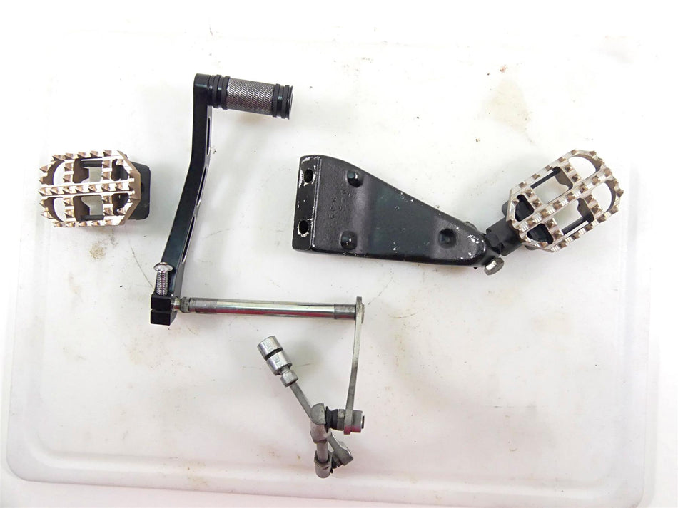 2017 Harley Dyna FXDB Street Bob Bungking Grabber MX Footpeg Shifter Set GRAB-G {{ shop.shopifyCountryName }} - Mototech271