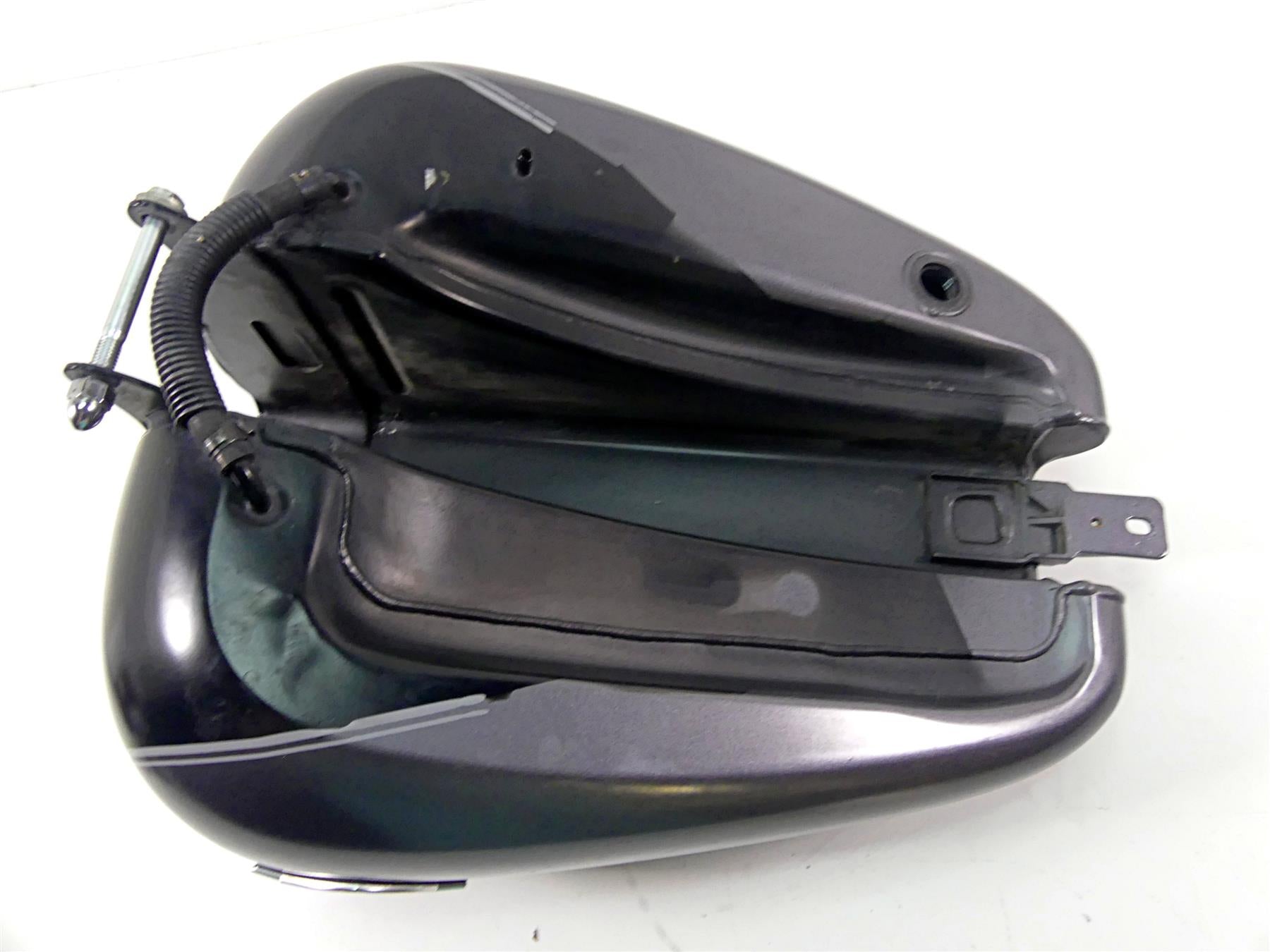 2016 Harley Softail FLS Slim Fuel Gas Petrol Tank Reservoir - No Dent 61625-11 {{ shop.shopifyCountryName }} - Mototech271