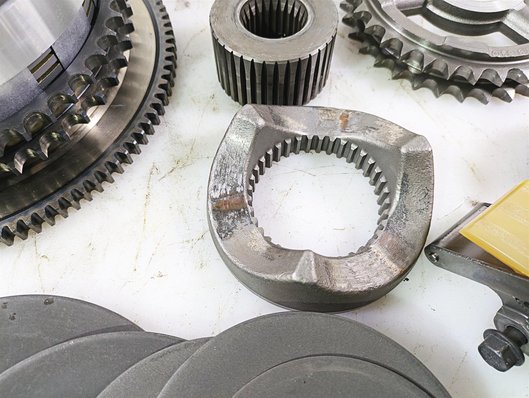 2016 Harley Touring FLTRX Road Glide Primary Drive Clutch Compensator 37000072 {{ shop.shopifyCountryName }} - Mototech271