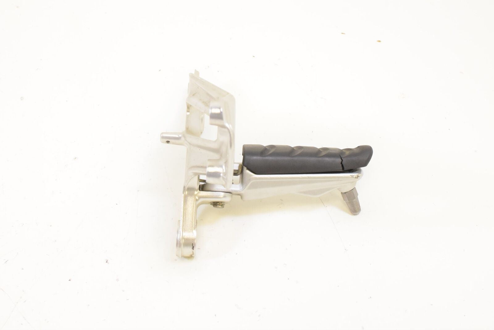 2016 BMW R1200R R1200 R K53 Right Rider Driver Footpeg Foot Peg 46718540797 {{ shop.shopifyCountryName }} - Mototech271