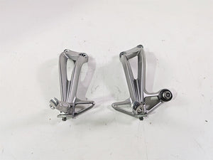 2009 Yamaha FZ1 FZS10 Fazer Rear Passenger Footpeg Set 2D1-2741L-00-00