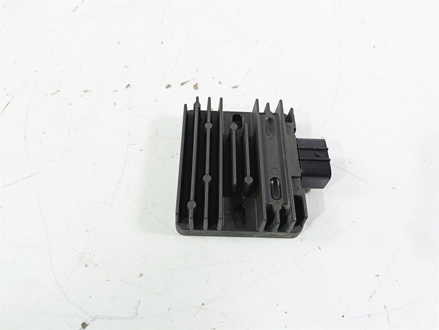 2004 Honda Aquatrax R-12X Rectifier Voltage Regulator 31600-HW1-671 SH700-12 {{ shop.shopifyCountryName }} - Mototech271