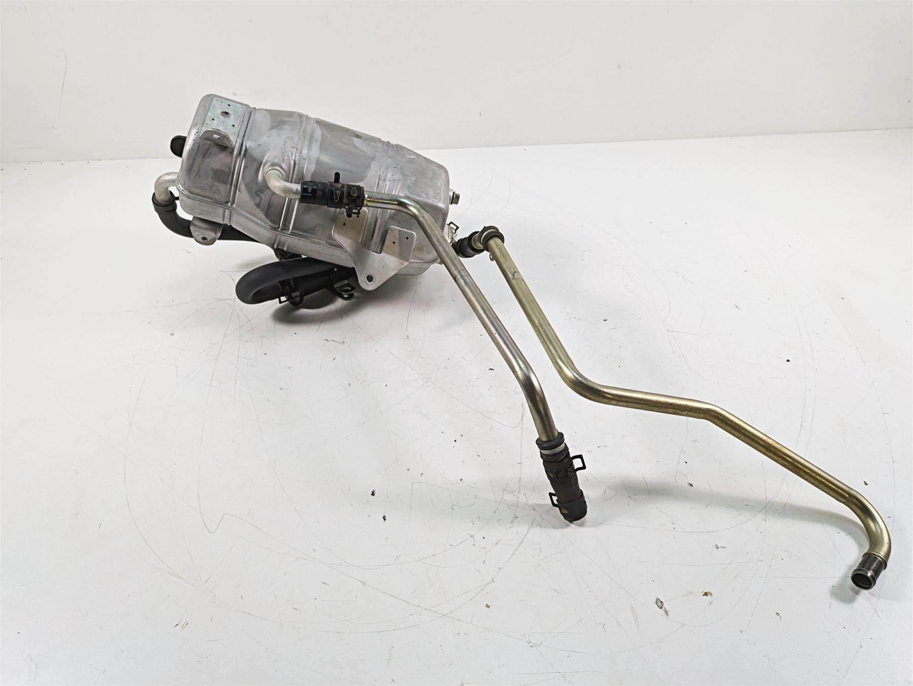 2018 Yamaha YXZ1000R EPS SS Oil Tank Reservoir 2HC-21751-01-00 {{ shop.shopifyCountryName }} - Mototech271