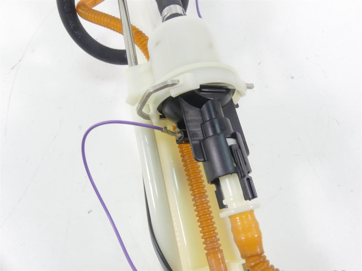 2011 Harley VRSCF Muscle Rod Fuel Gas Petrol Pump - Tested 75310-07 {{ shop.shopifyCountryName }} - Mototech271