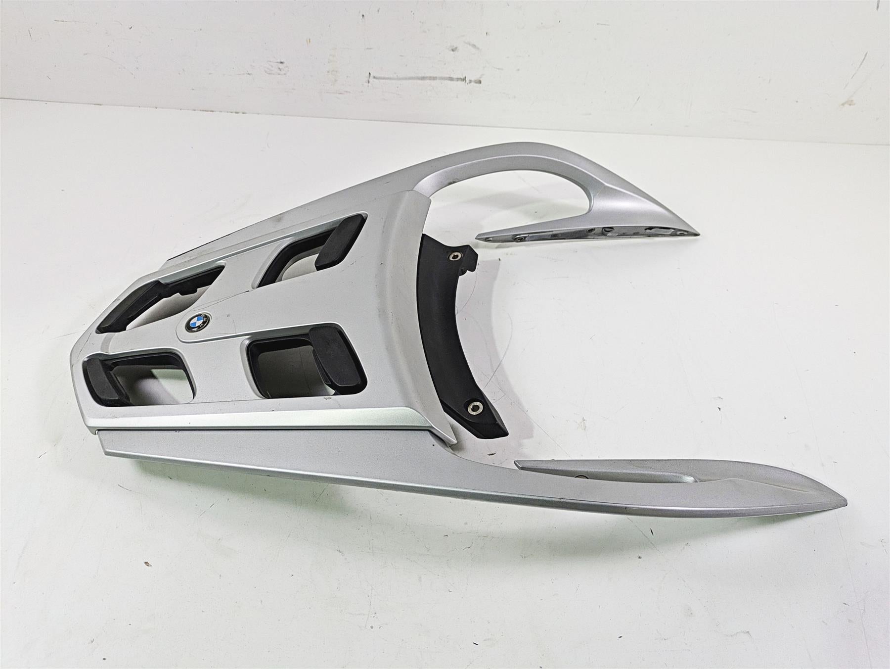 2009 BMW R1200RT K26 Rear Luggage Rack & Grab Handles - Read 46548533973 {{ shop.shopifyCountryName }} - Mototech271