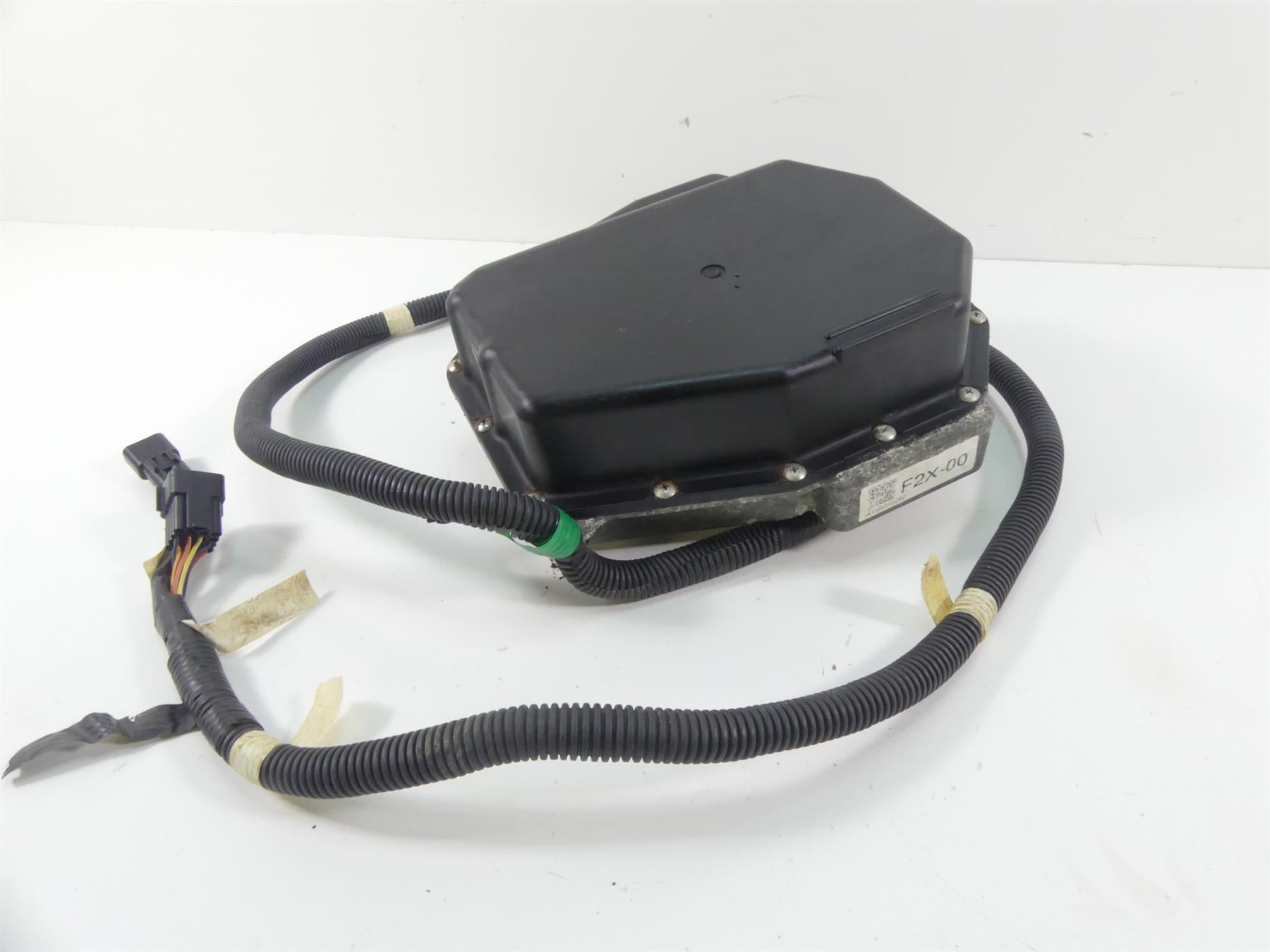 2015 Yamaha Waverunner Cruiser VX1100 Reverse Trim Motor & Box F2X-6140B-00-00 {{ shop.shopifyCountryName }} - Mototech271