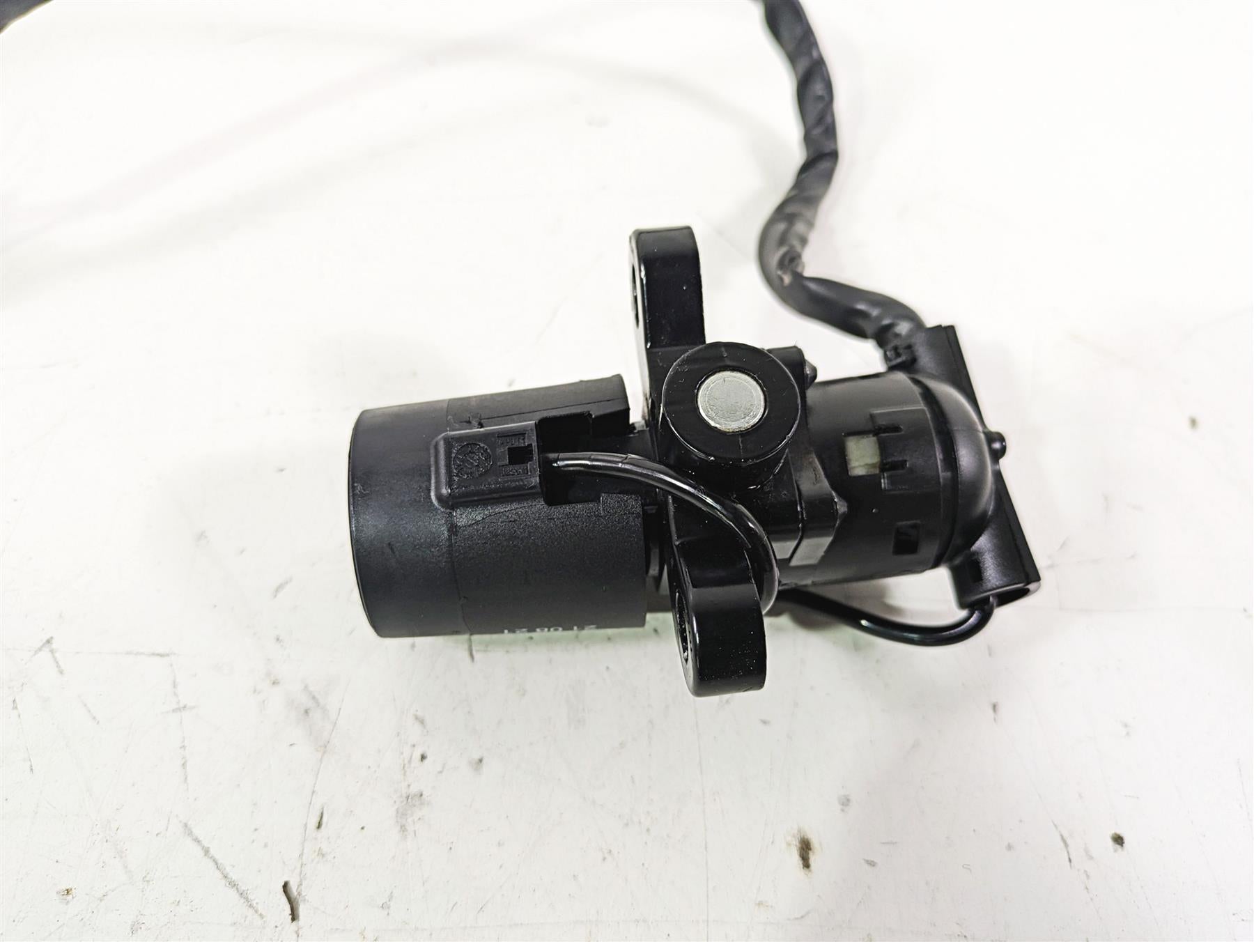 2023 Triumph Street Triple 765 RS Cdi Ignition Switch Key Set - Read T1290306 {{ shop.shopifyCountryName }} - Mototech271