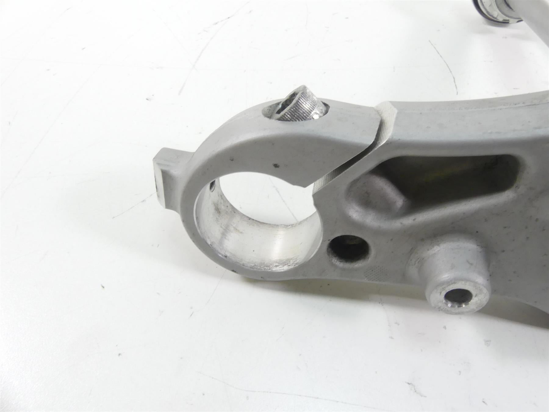 2015 Harley FLD Dyna Switchback Lower Triple Tree Steering Clamp 45900025 {{ shop.shopifyCountryName }} - Mototech271
