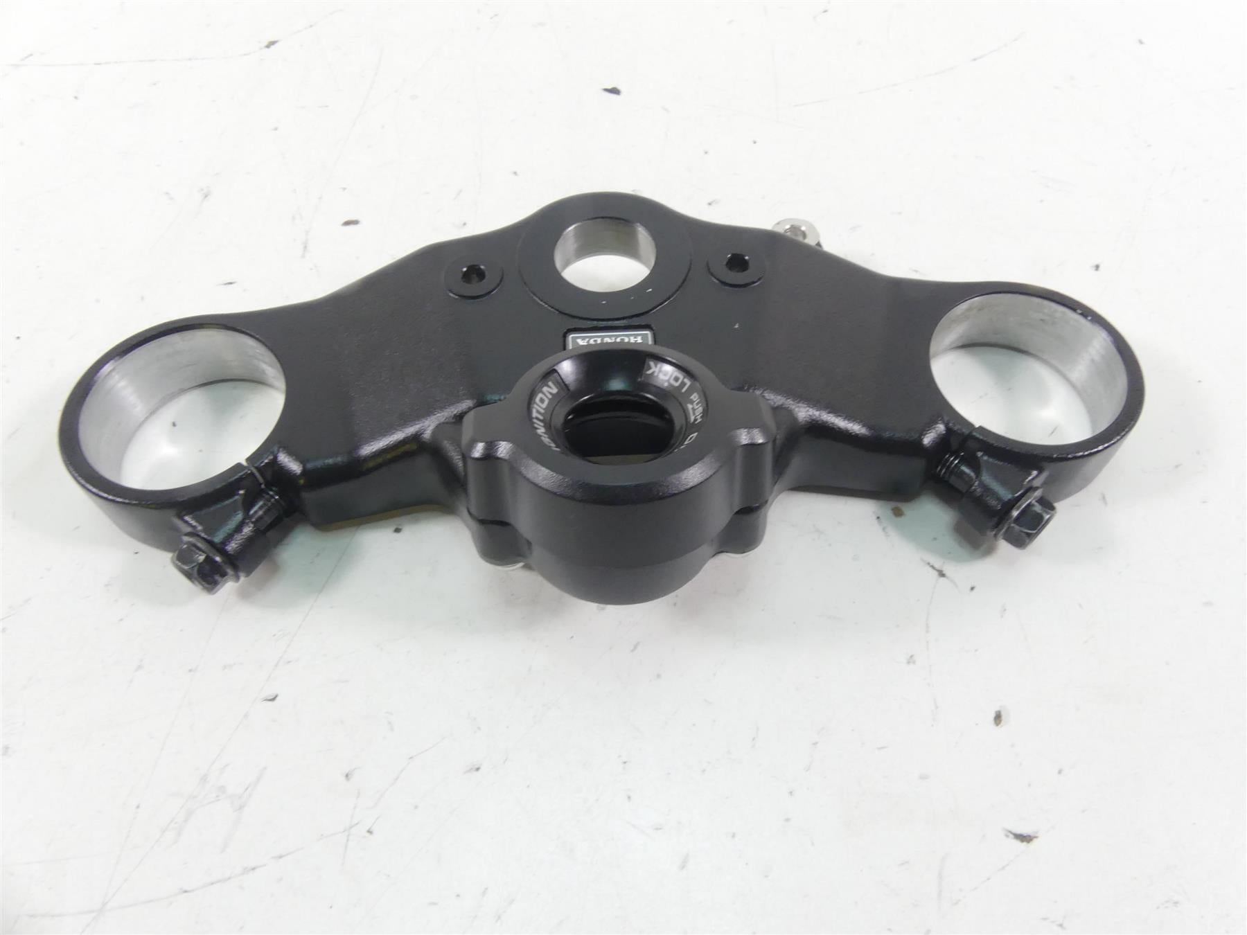 2021 Honda CBR600RR Upper Triple Tree Steering Clamp 53300-MJC-A00 {{ shop.shopifyCountryName }} - Mototech271