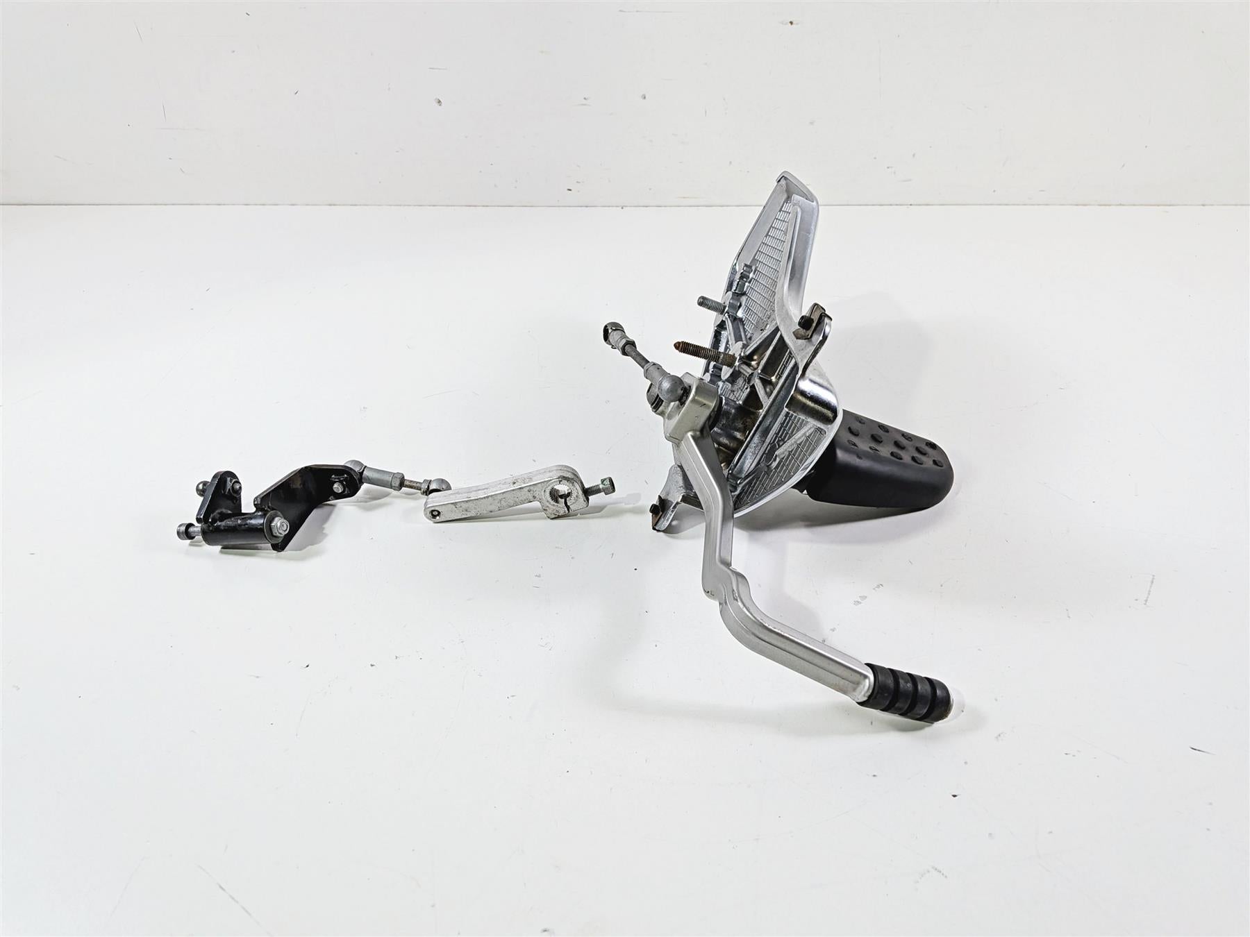 2002 BMW K1200LT 89V3 Left Chrome Footpeg Set & Shifter 46717682133 {{ shop.shopifyCountryName }} - Mototech271