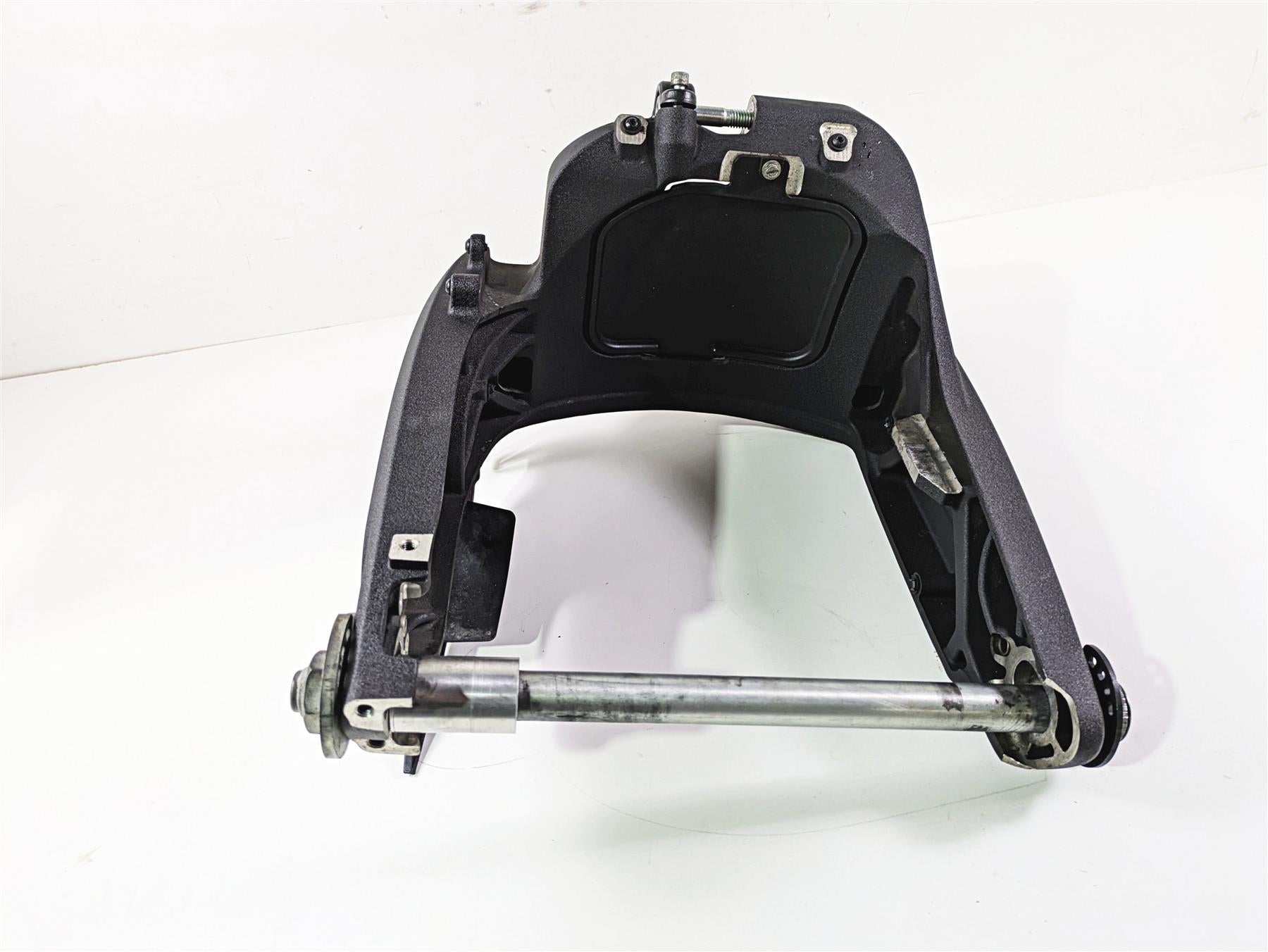 2019 Harley Softail FXDR 114 Rear Swing Arm Swingarm & Axle Set 47400114 {{ shop.shopifyCountryName }} - Mototech271