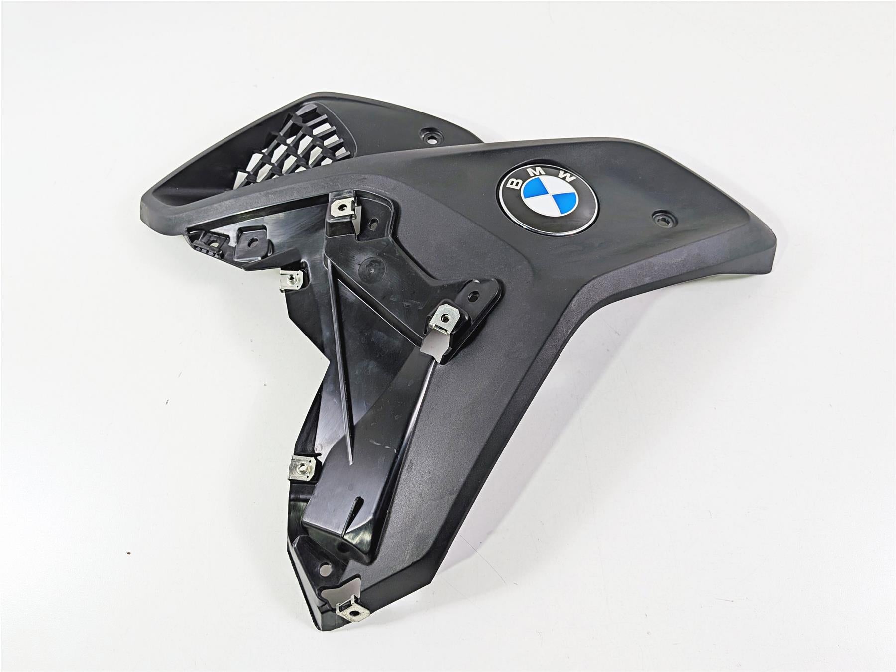 2019 BMW R1250GS K50 Left Intake Fairing & Emblem 46638556655 {{ shop.shopifyCountryName }} - Mototech271