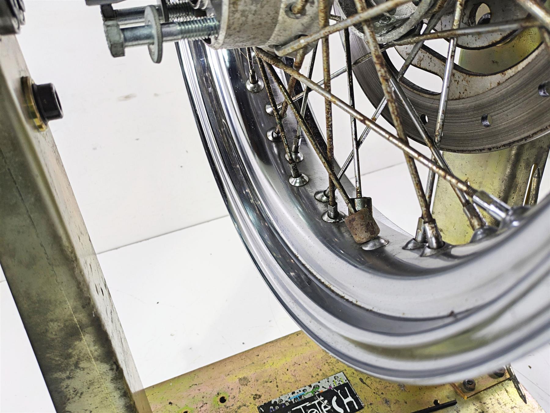 2007 Harley FXDWG Dyna Wide Glide Straight 17x4.5 Rear Wheel Rim 40979-06B {{ shop.shopifyCountryName }} - Mototech271