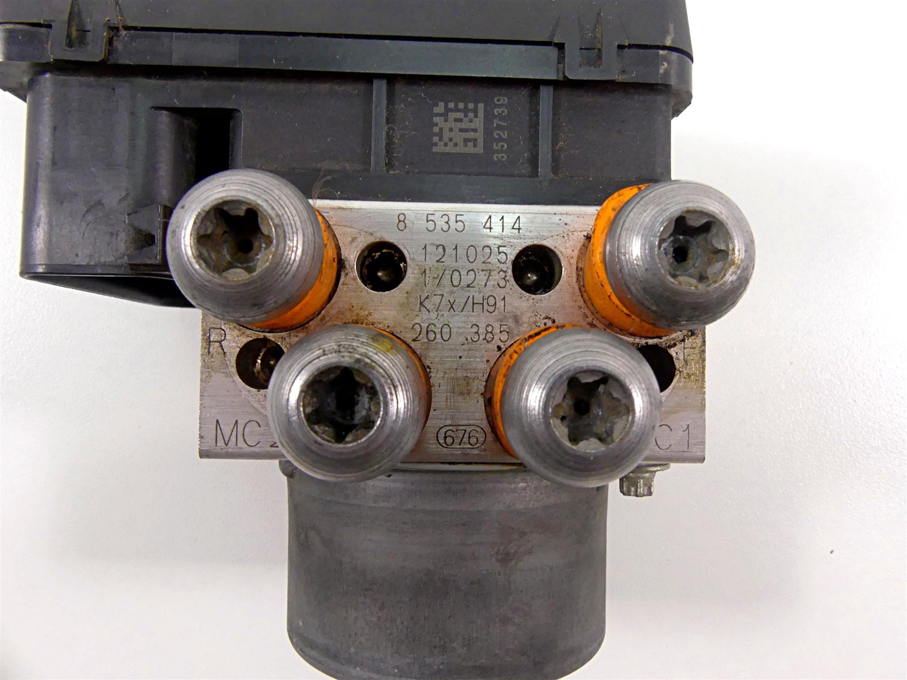 2013 BMW F800GS STD K72 Abs Brake Pump Unit Module 34518546851 {{ shop.shopifyCountryName }} - Mototech271
