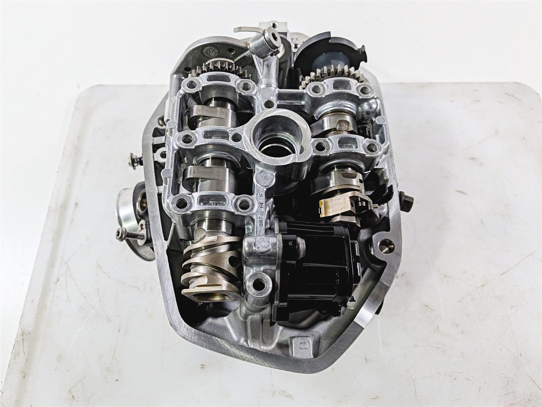 2019 BMW R1250GS K50 Right Cylinder Head Cylinderhead Cam Shaft 7K 11128393757 {{ shop.shopifyCountryName }} - Mototech271