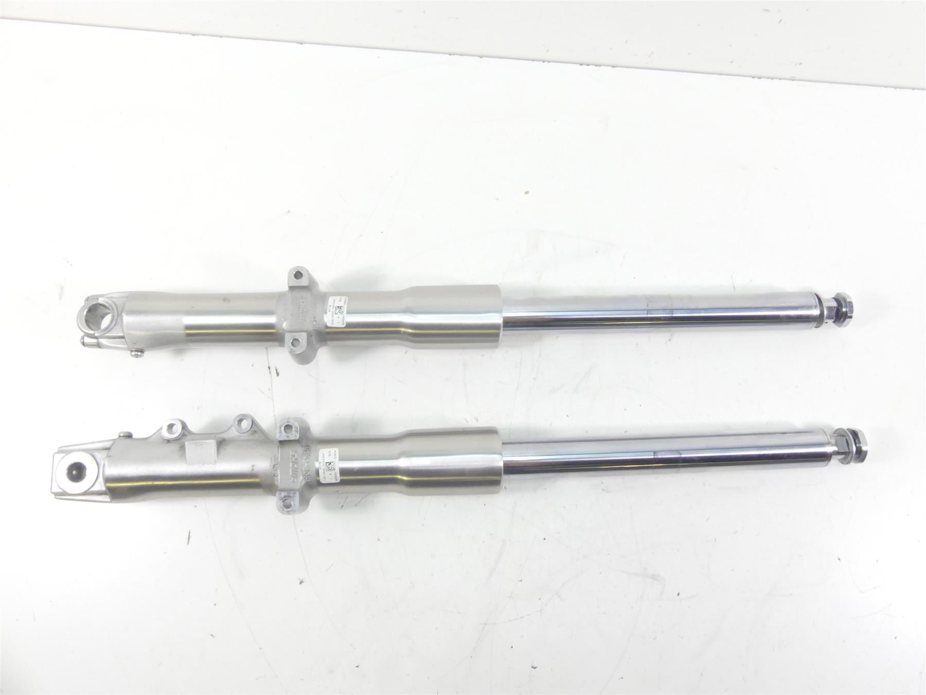 2017 Harley FLS Softail Slim Straight Showa Front Fork Leg Set 45915-08 45916-07 {{ shop.shopifyCountryName }} - Mototech271