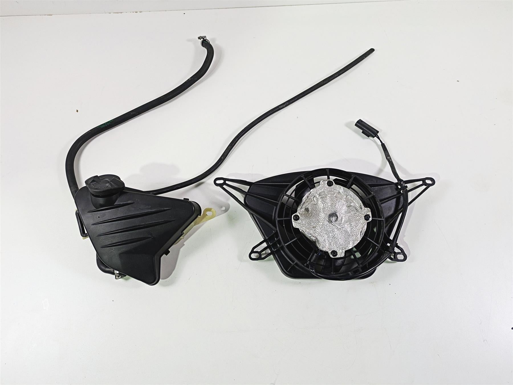 2014 BMW K1300S K40 Coolant Fan And Bottle That Mounts To Radiator 17117699517 {{ shop.shopifyCountryName }} - Mototech271