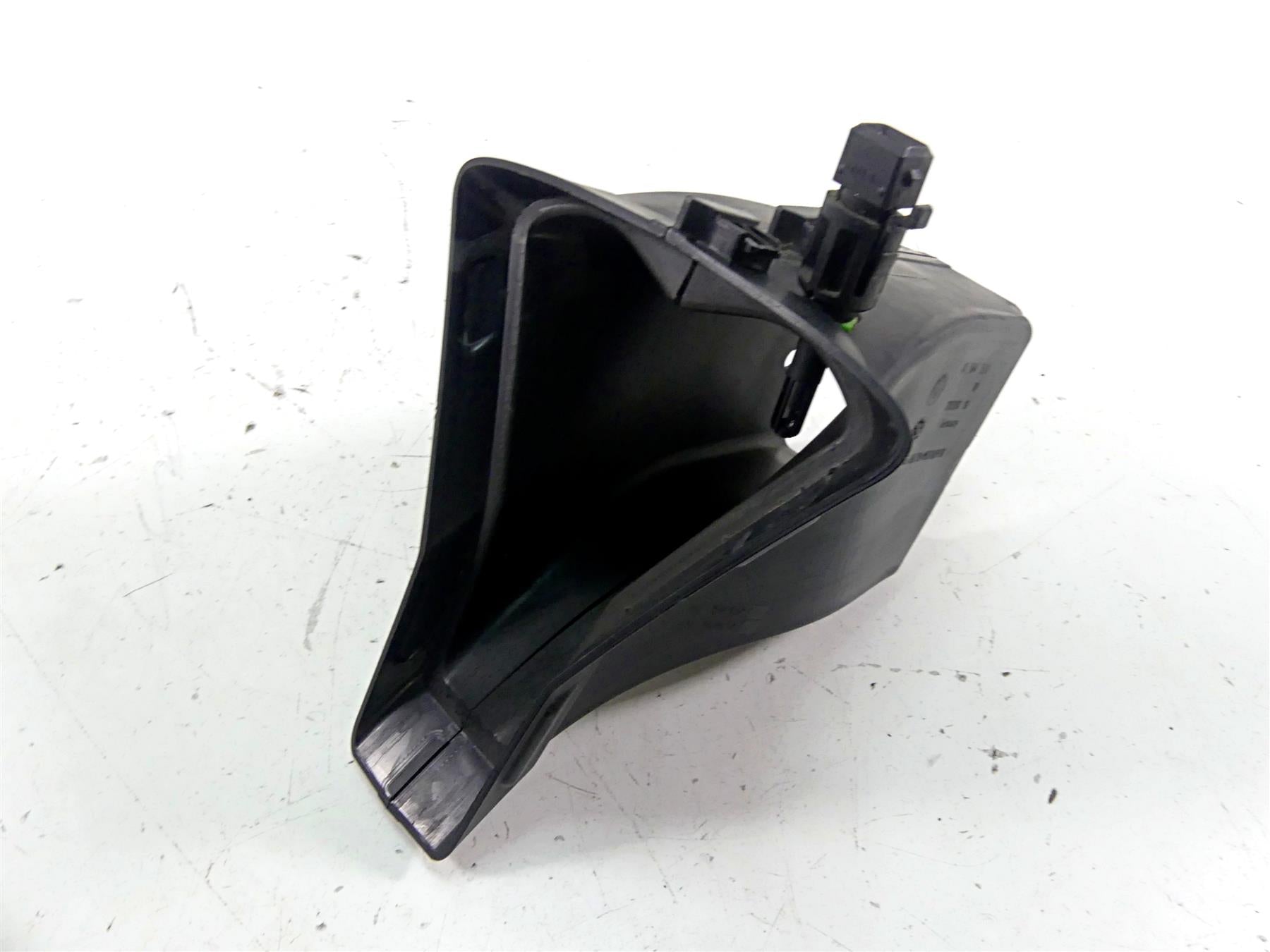 2018 BMW S1000RR K46 Front Center Air Inlet Tube Duct Ram Scoop 8564533 {{ shop.shopifyCountryName }} - Mototech271