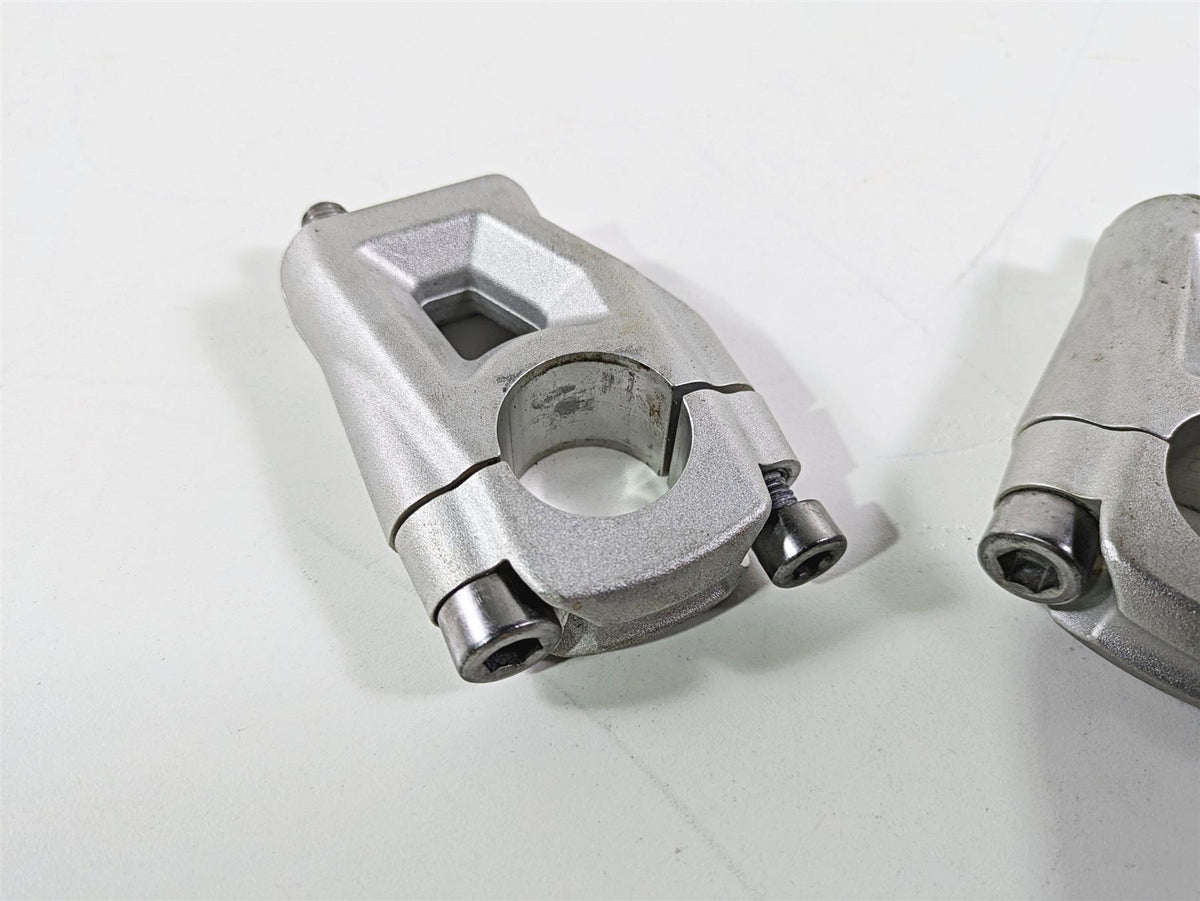 2015 Triumph Tiger Explorer XC Oem Handlebar Riser Holder Set T2040813 {{ shop.shopifyCountryName }} - Mototech271