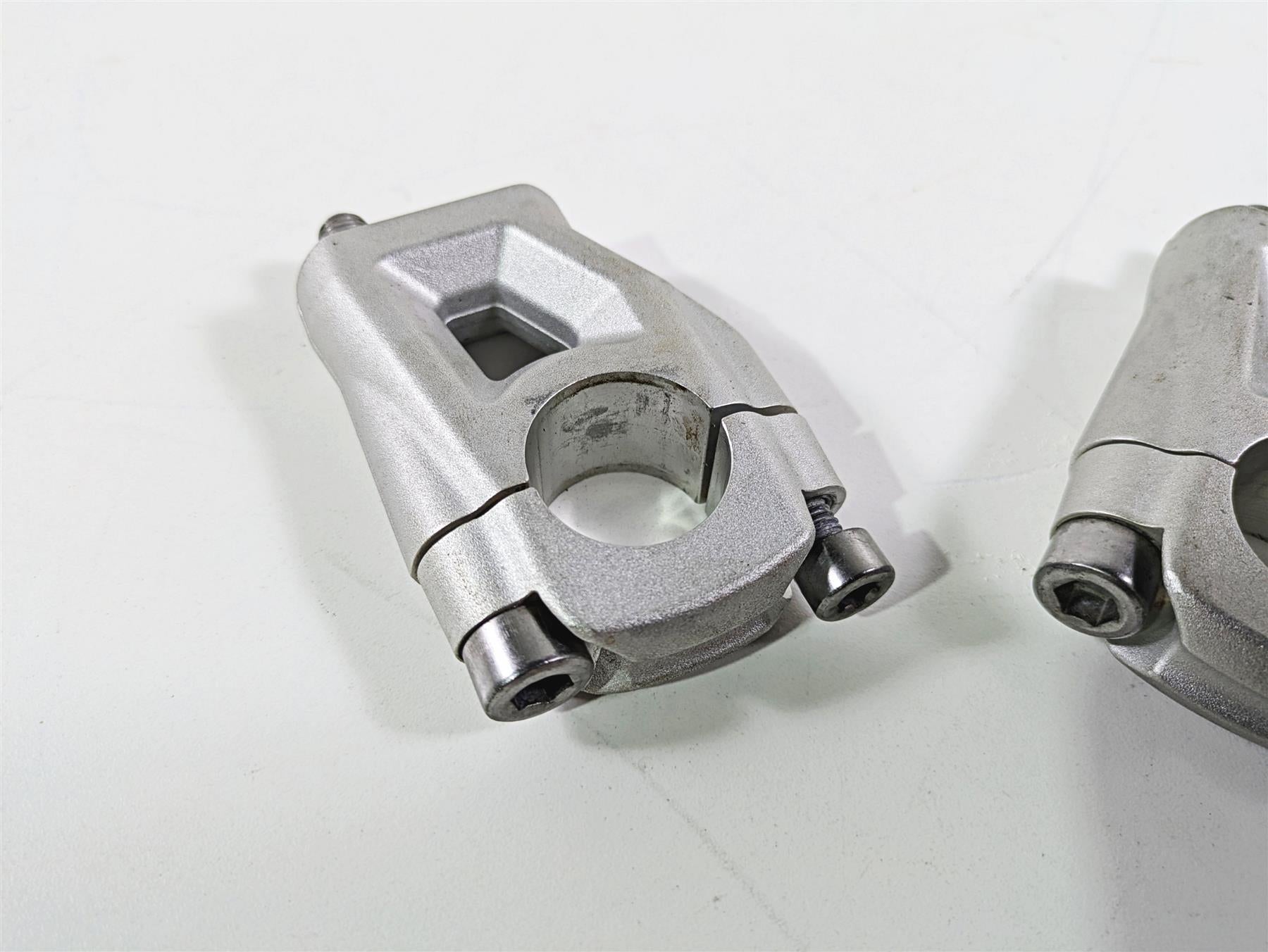 2015 Triumph Tiger Explorer XC Oem Handlebar Riser Holder Set T2040813 {{ shop.shopifyCountryName }} - Mototech271