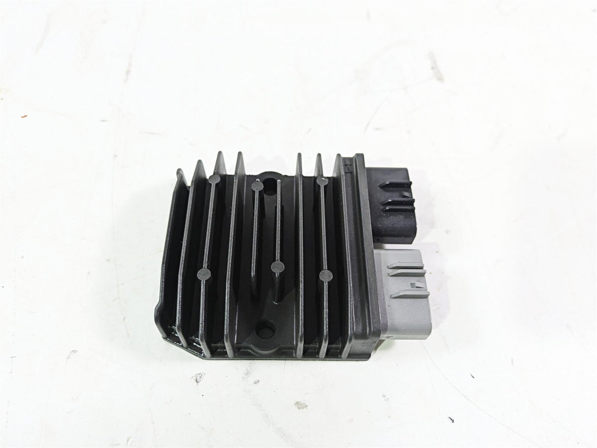 2018 Ducati Hypermotard 939 SP Rectifier Voltage Regulator 54040321A SH821AA {{ shop.shopifyCountryName }} - Mototech271