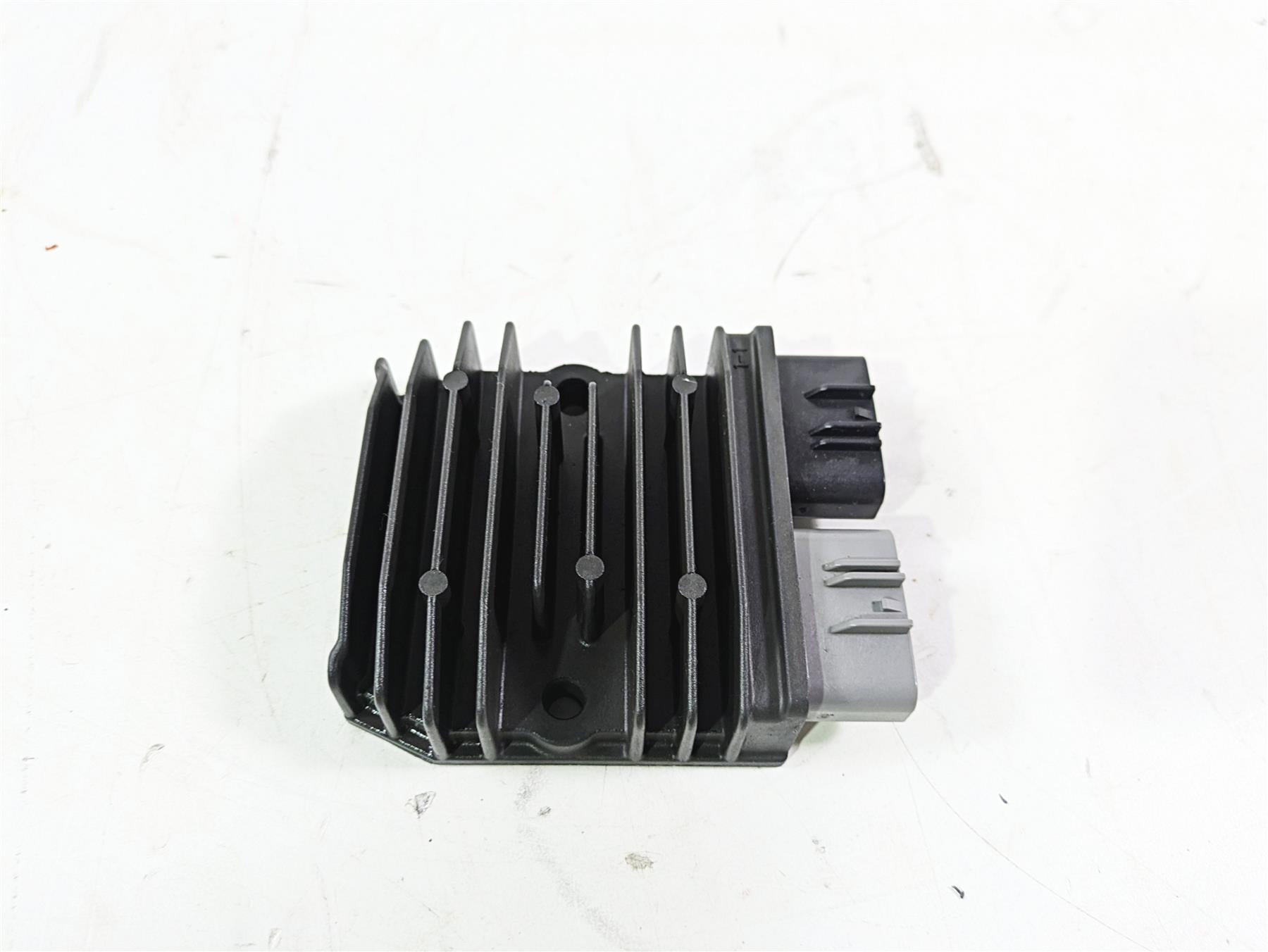 2018 Ducati Hypermotard 939 SP Rectifier Voltage Regulator 54040321A SH821AA {{ shop.shopifyCountryName }} - Mototech271