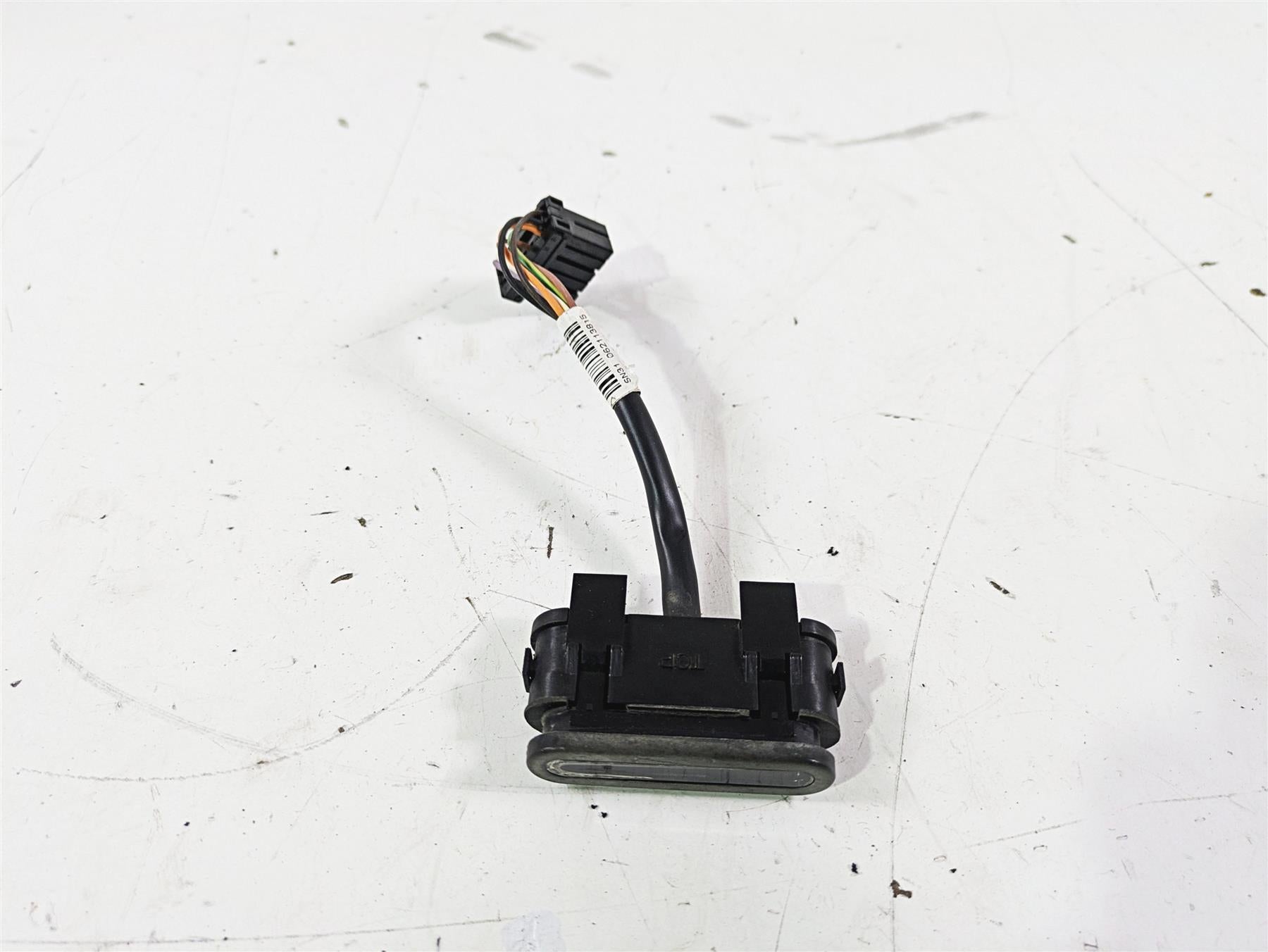 2007 Harley Touring FLHTCU SE CVO E-Glide Instrument Indicator Lights 68789-96B {{ shop.shopifyCountryName }} - Mototech271