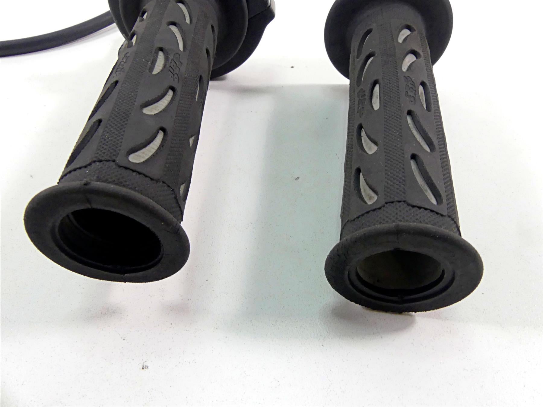2012 Ducati Monster 1100 EVO Throttle Control Grip Handle 65420032A {{ shop.shopifyCountryName }} - Mototech271