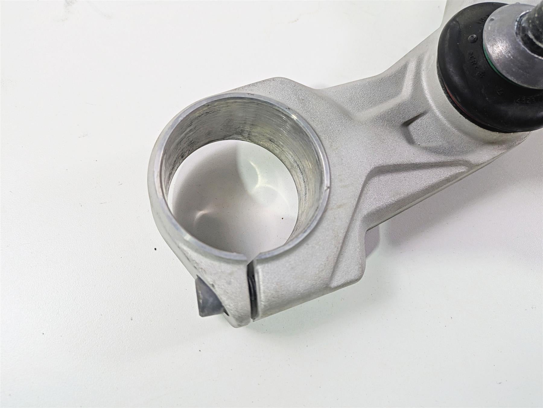 2016 BMW R1200RT K52 Lower Triple Tree Steering Clamp 31428549492 {{ shop.shopifyCountryName }} - Mototech271