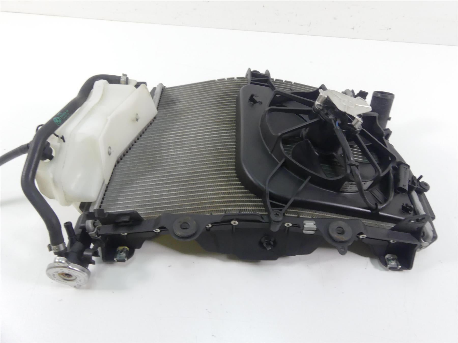 2016 BMW S1000XR K49 Radiator Fan Hoses Lines Reservoir Set 17118551544 {{ shop.shopifyCountryName }} - Mototech271