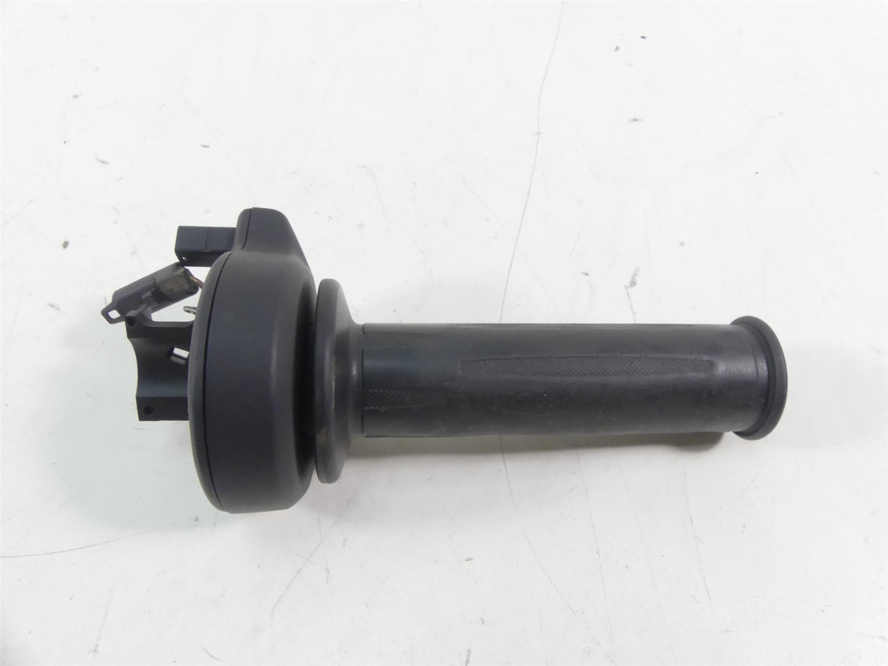 2016 BMW R1200GS K50 Right Heated Handlebar Cruise Throttle Grip 61318552120 {{ shop.shopifyCountryName }} - Mototech271