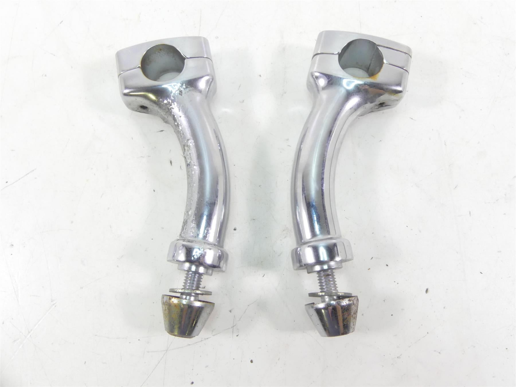 2002 Harley Softail FXSTDI Deuce Handlebar Handle Bar Riser Holder Set 56135-00A {{ shop.shopifyCountryName }} - Mototech271