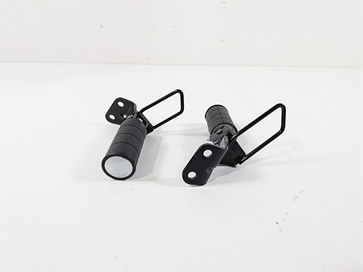 2005 Suzuki VZ800 M50 Boulevard Passenger Footpeg Set 43600-39G00 43700-39G00 {{ shop.shopifyCountryName }} - Mototech271