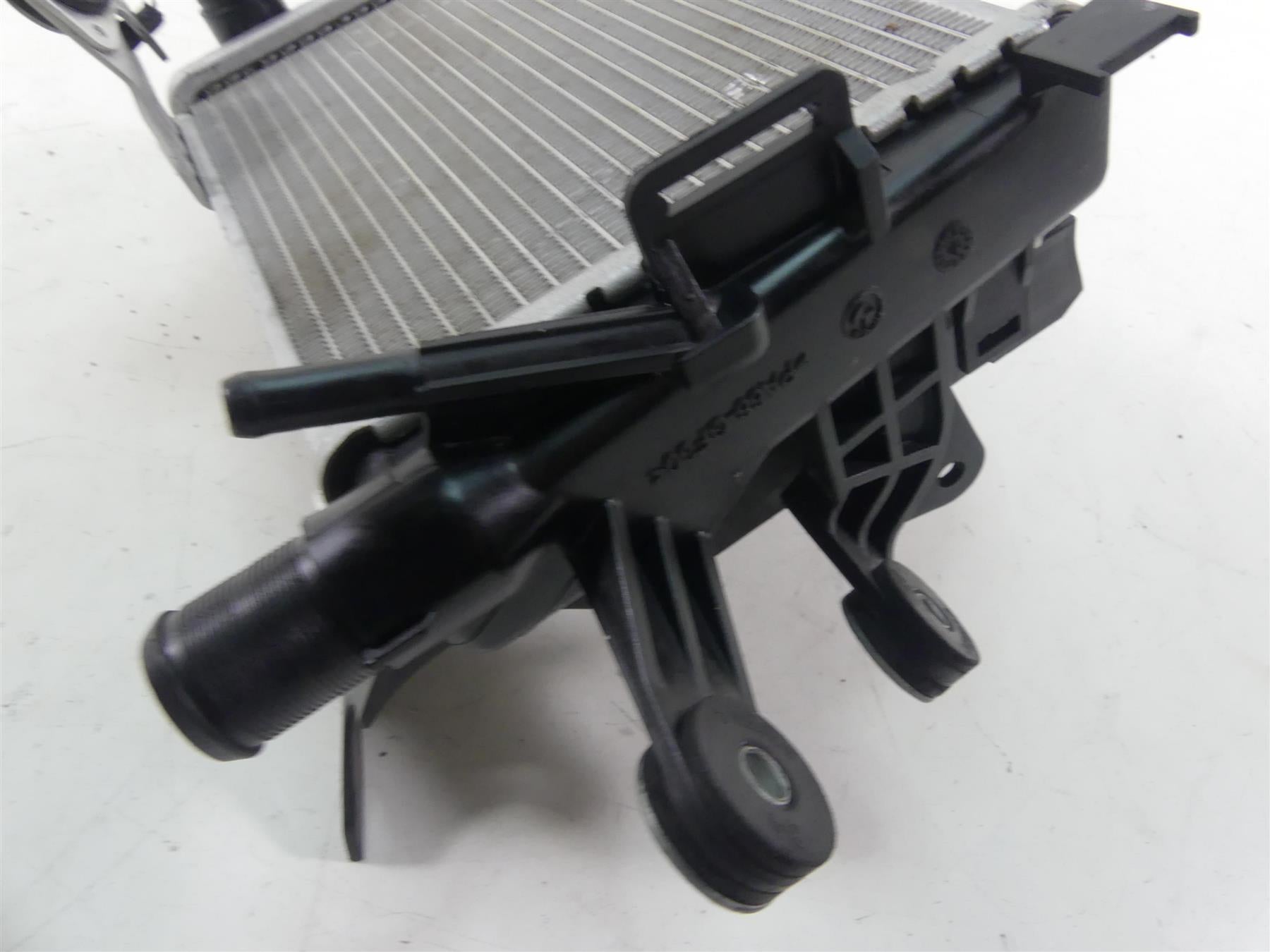 2017 BMW R1200GS GSW K50 Left Radiator Fan & Cover 17118546408 {{ shop.shopifyCountryName }} - Mototech271