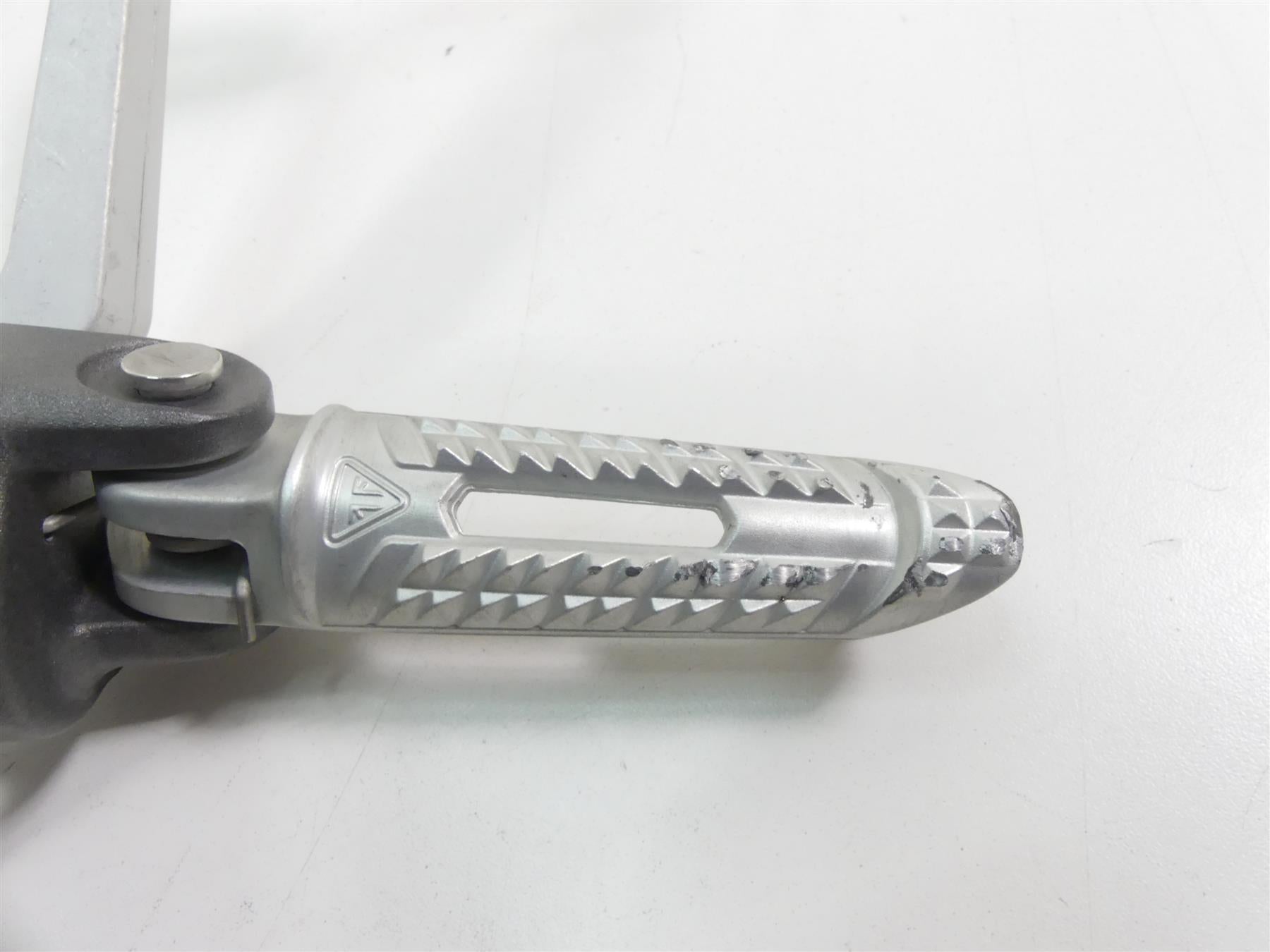 2020 Triumph Speed Triple RS 1050 Front Right Footpeg & Brake Pedal T2081766 {{ shop.shopifyCountryName }} - Mototech271