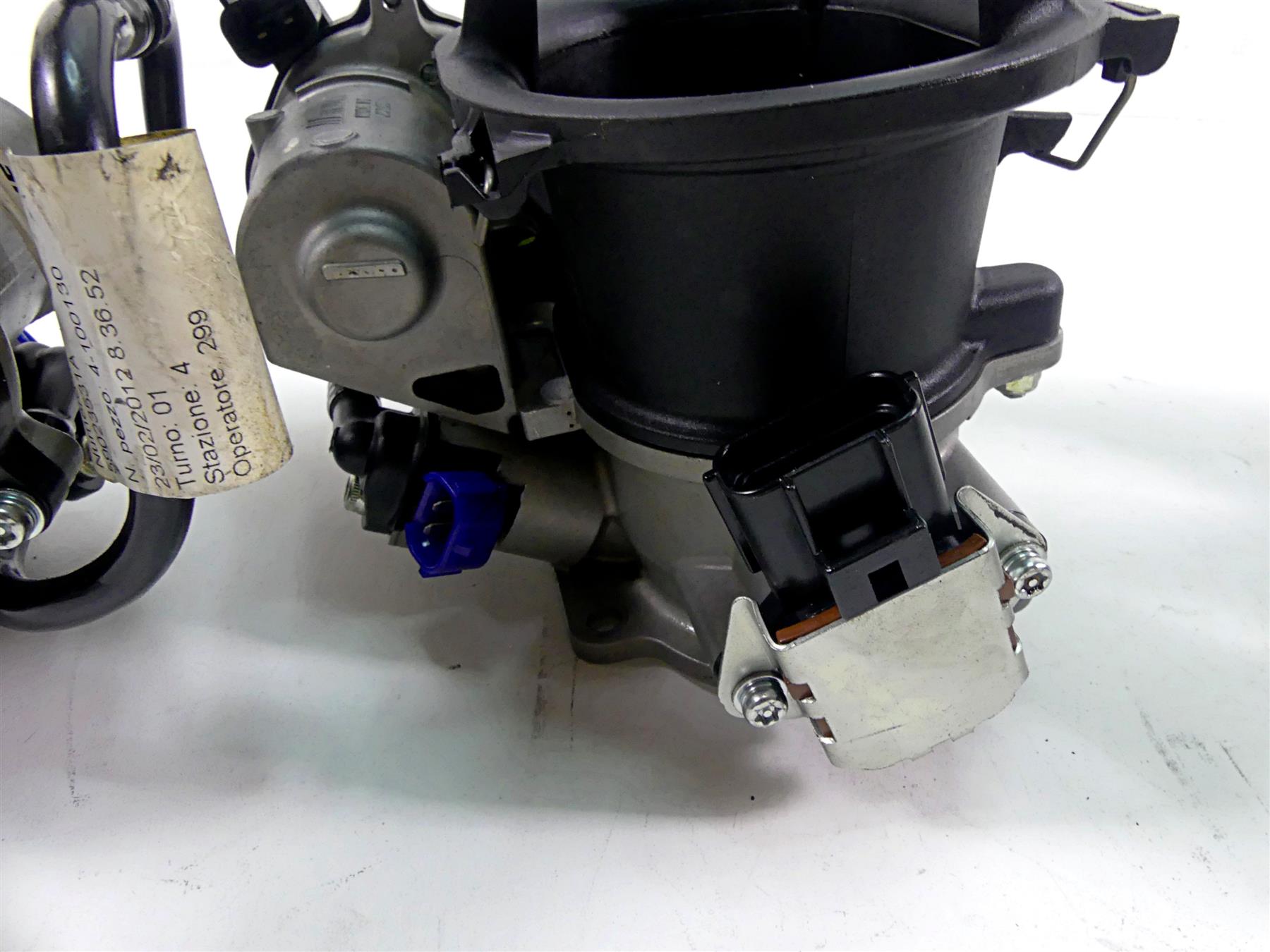 2012 Ducati Panigale 1199S Mikuni Throttle Body Set & Air Box Cover 28240892A {{ shop.shopifyCountryName }} - Mototech271