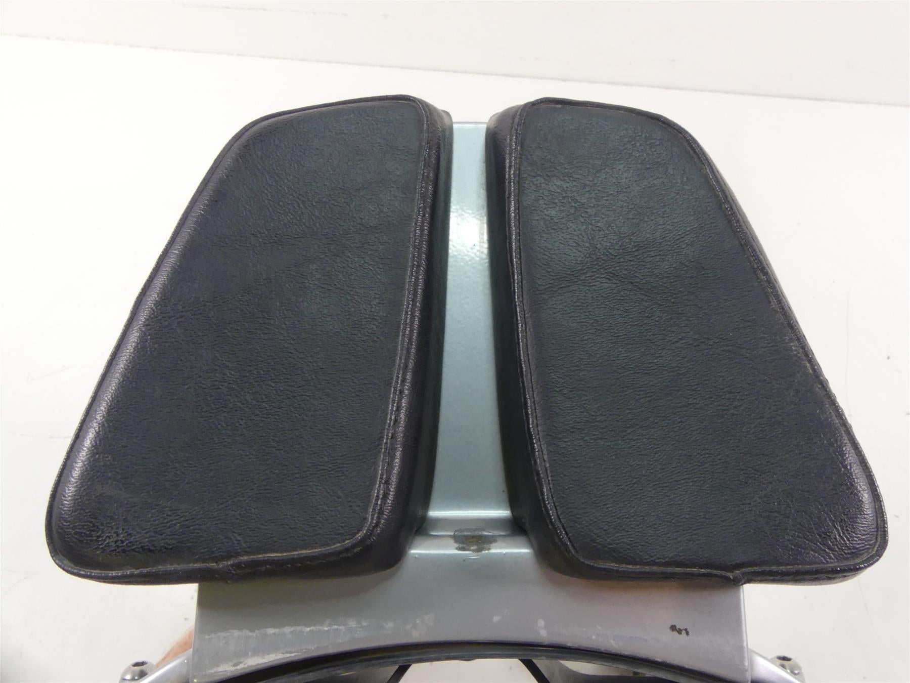 2013 Harley Davidson VRSCF Muscle Oem Backrest Back Rest Sissy Bar 51600-09 {{ shop.shopifyCountryName }} - Mototech271